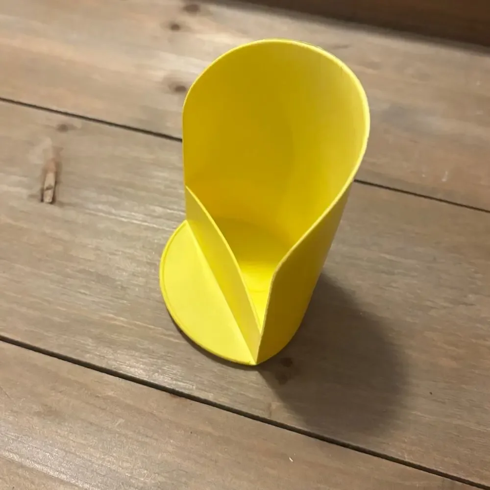 Vintage Daffodil Yellow Tupperware Rocker Scoop 4”
